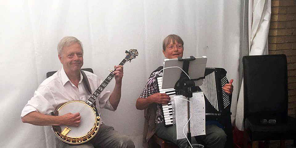 baggrundsmusik viser underholdning harmonika banjo sømandsmusik viser pop folkemusik