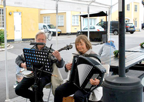 havefest baggrundsmusik viser underholdning harmonika banjo sømandsmusik viser pop folkemusik